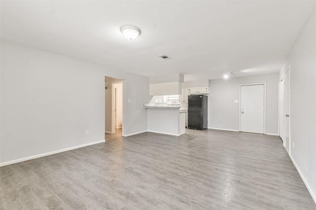 1204 S Holly Avenue, Cleveland, TX 77327