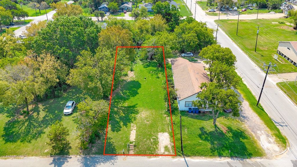 707 E 3rd Avenue, Corsicana, TX 75110