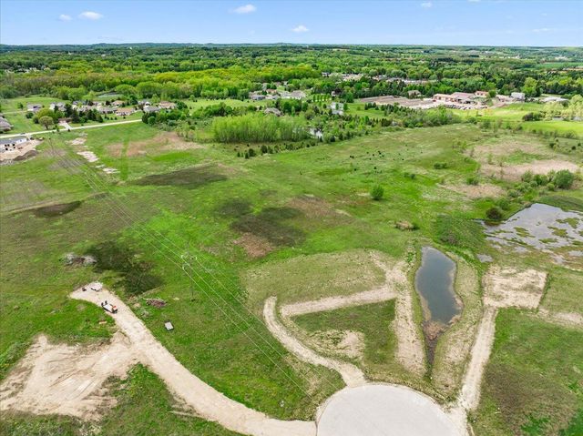 2016 DAVIDS VIEW LANE, West Bend, WI 53090