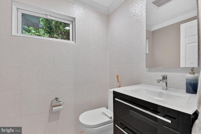 9 RICHVIEW CT, Potomac, MD 20854