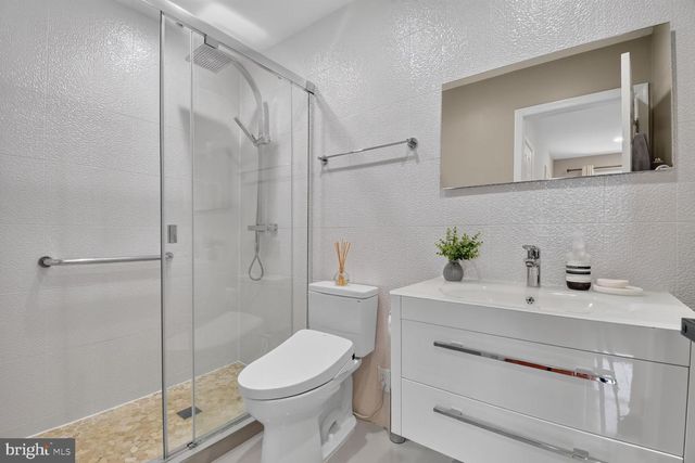9 RICHVIEW CT, Potomac, MD 20854