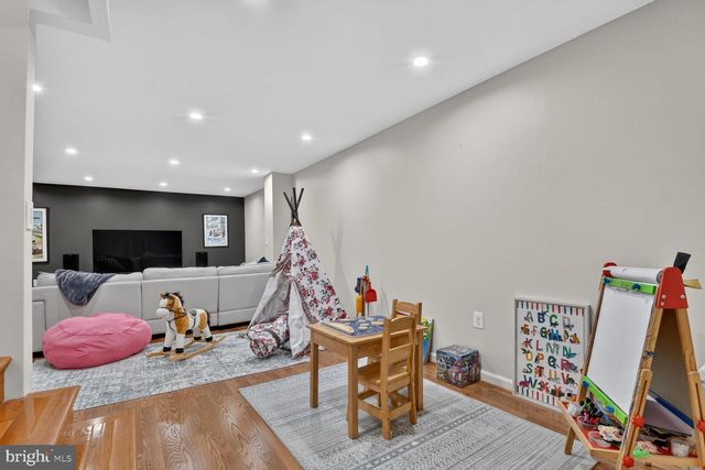 9 RICHVIEW CT, Potomac, MD 20854