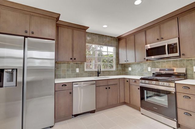 842 Selkirk Street, West Palm Beach, FL 33405