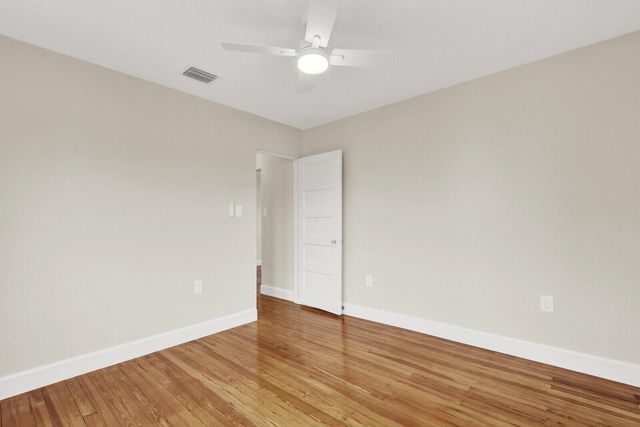 842 Selkirk Street, West Palm Beach, FL 33405
