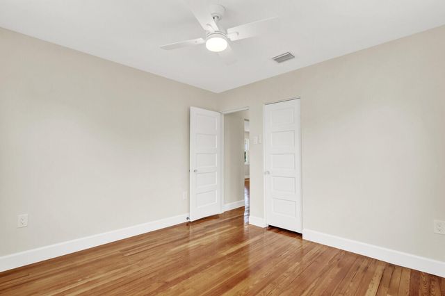 842 Selkirk Street, West Palm Beach, FL 33405
