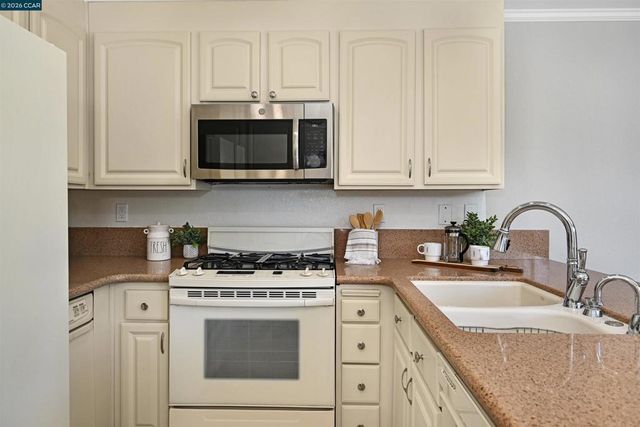 11458 Winding Trail Ln, Dublin, CA 94568