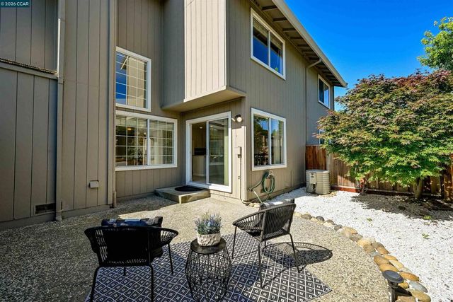 11458 Winding Trail Ln, Dublin, CA 94568
