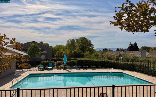 11458 Winding Trail Ln, Dublin, CA 94568