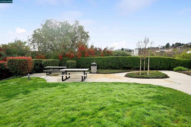 11458 Winding Trail Ln, Dublin, CA 94568