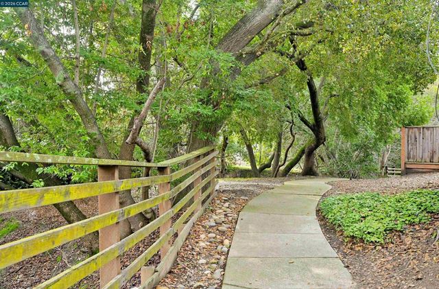11458 Winding Trail Ln, Dublin, CA 94568