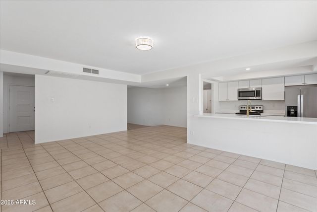 5214 W REDFIELD Road, Glendale, AZ 85306