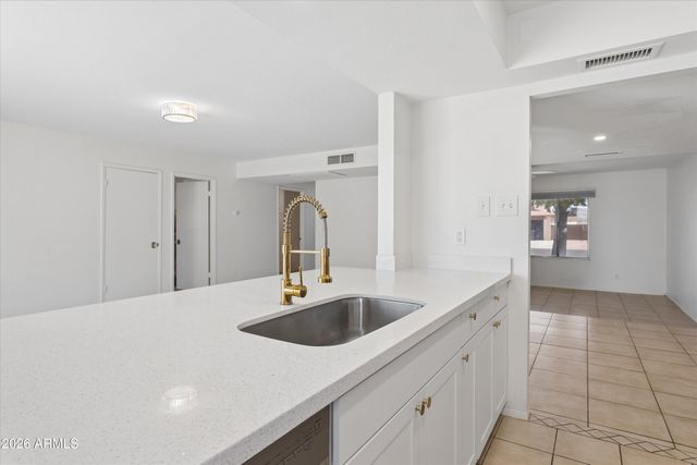 5214 W REDFIELD Road, Glendale, AZ 85306