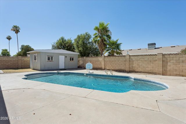 5214 W REDFIELD Road, Glendale, AZ 85306