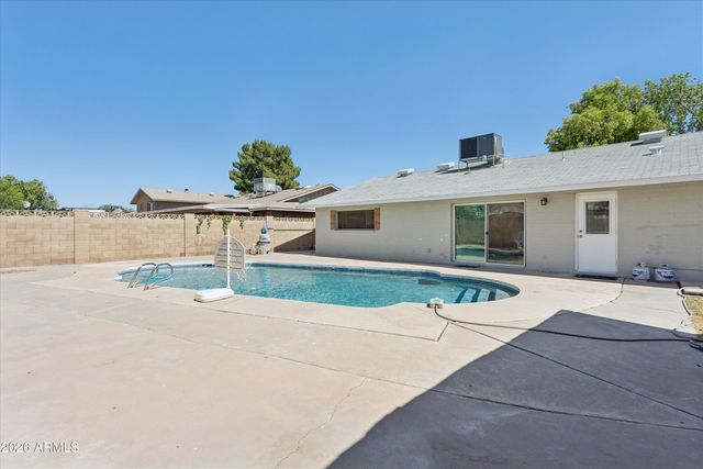 5214 W REDFIELD Road, Glendale, AZ 85306