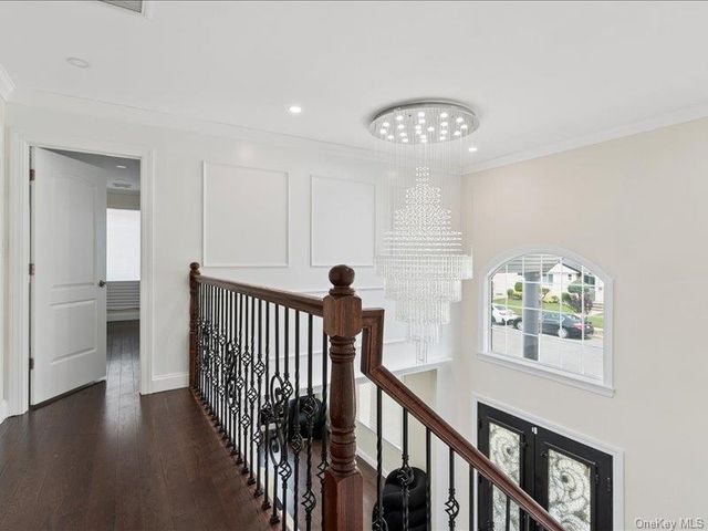 858 Prescott Street, Valley Stream, NY 11580