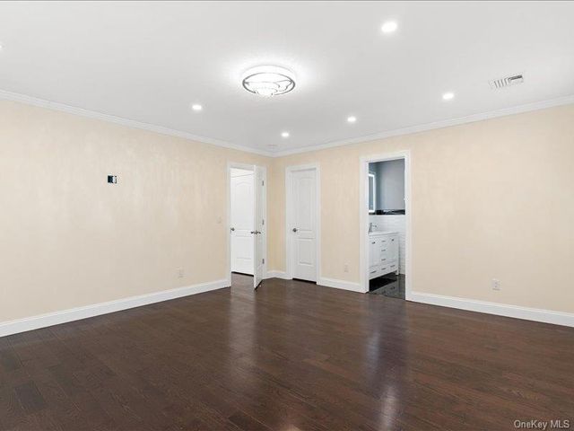 858 Prescott Street, Valley Stream, NY 11580