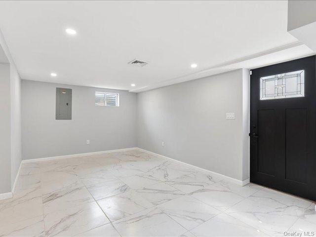 858 Prescott Street, Valley Stream, NY 11580