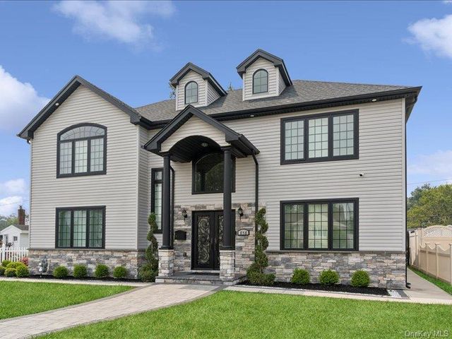 858 Prescott Street, Valley Stream, NY 11580