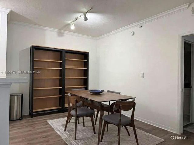 6831 SW 44th St 203, Miami, FL 33155