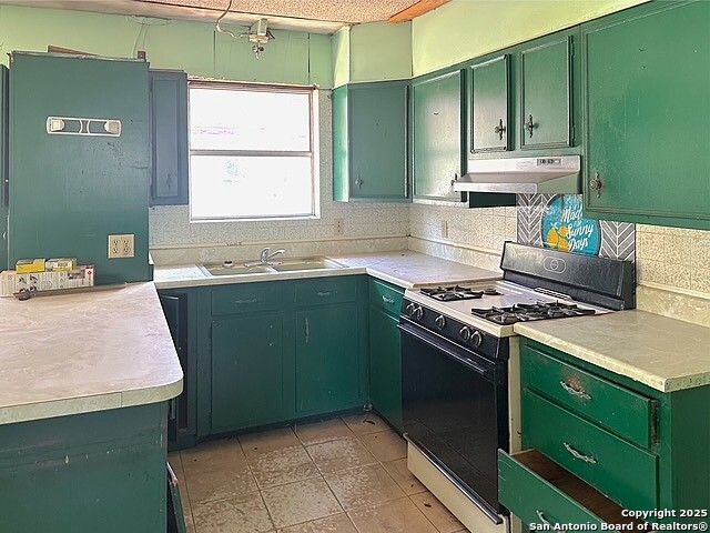 1201 Florida, Pleasanton, TX 78064
