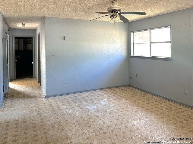 1201 Florida, Pleasanton, TX 78064