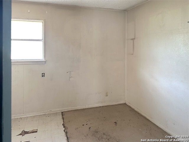 1201 Florida, Pleasanton, TX 78064