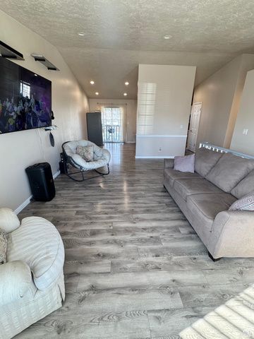 1556 W CRYSTAL DR, West Jordan, UT 84084