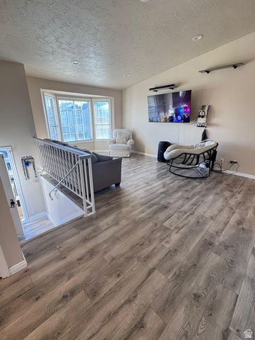 1556 W CRYSTAL DR, West Jordan, UT 84084