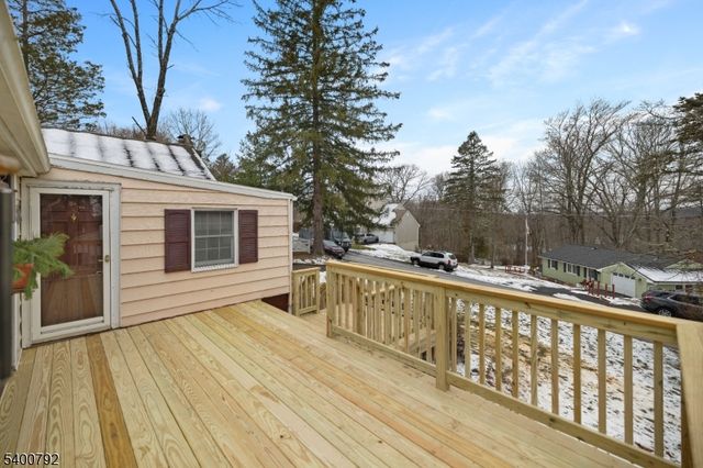 35 Seneca Trl, Sparta Twp., NJ 07871