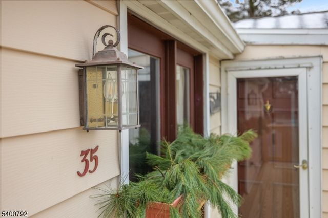 35 Seneca Trl, Sparta Twp., NJ 07871