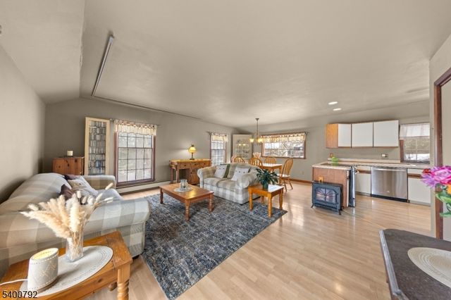 35 Seneca Trl, Sparta Twp., NJ 07871