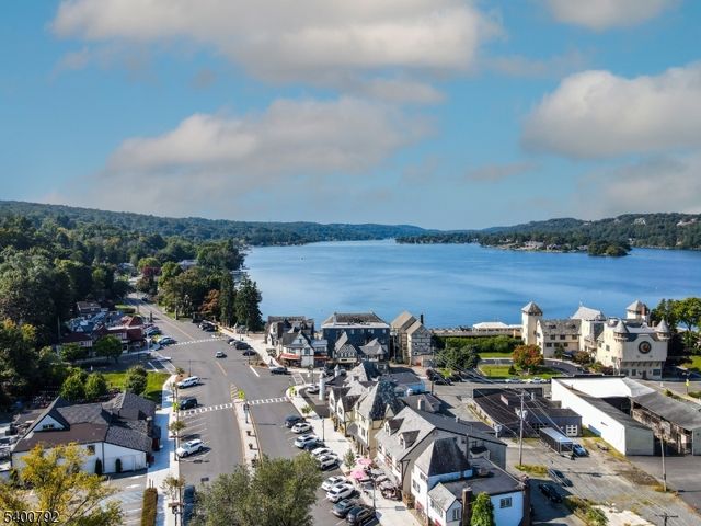 35 Seneca Trl, Sparta Twp., NJ 07871