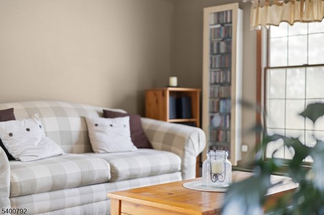 35 Seneca Trl, Sparta Twp., NJ 07871