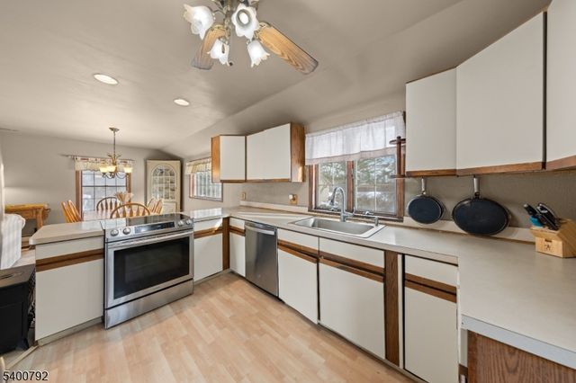 35 Seneca Trl, Sparta Twp., NJ 07871