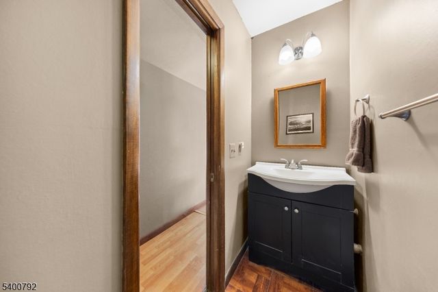 35 Seneca Trl, Sparta Twp., NJ 07871