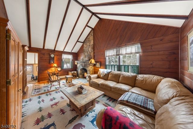 35 Seneca Trl, Sparta Twp., NJ 07871