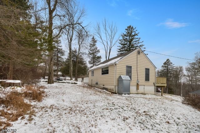 35 Seneca Trl, Sparta Twp., NJ 07871