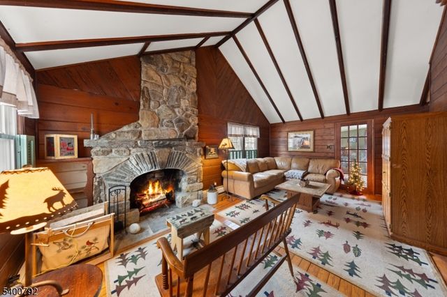 35 Seneca Trl, Sparta Twp., NJ 07871