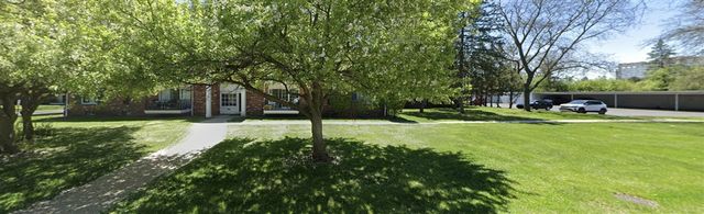 416 S Fox Hills Drive A-2, Bloomfield Hills, MI 48304