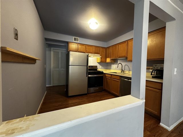 416 S Fox Hills Drive A-2, Bloomfield Hills, MI 48304