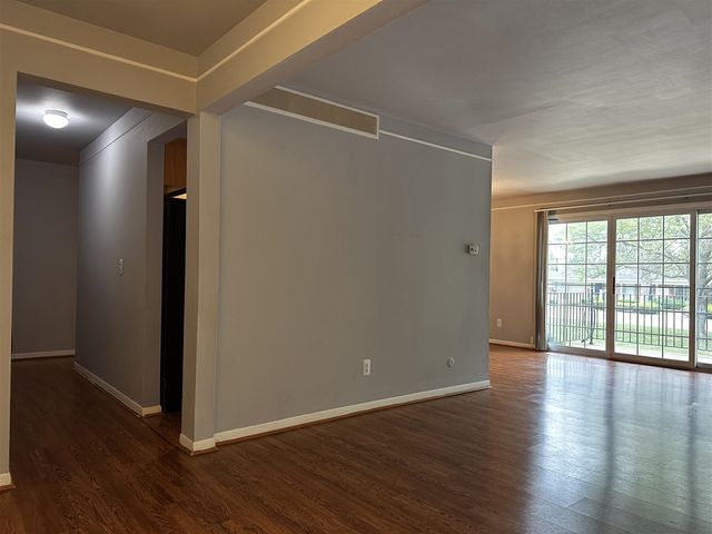 416 S Fox Hills Drive A-2, Bloomfield Hills, MI 48304