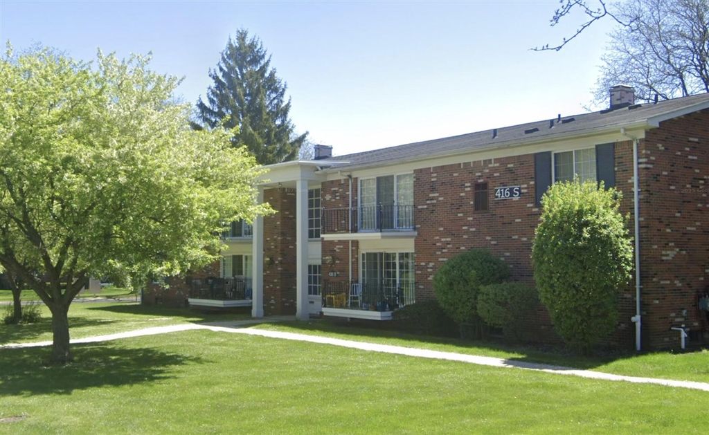 416 S Fox Hills Drive A-2, Bloomfield Hills, MI 48304