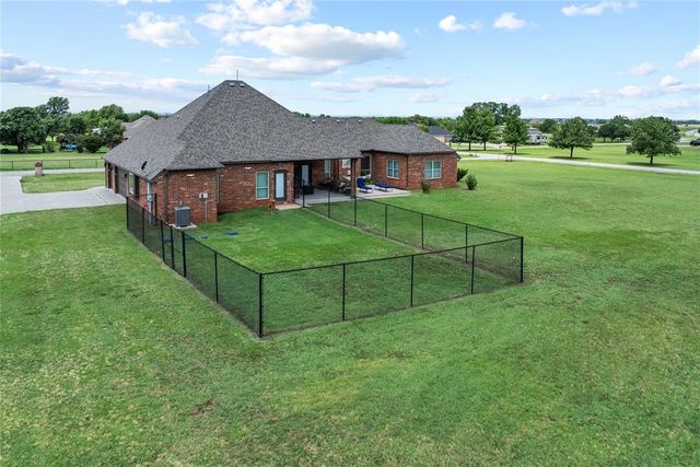 2400 Lindsay Lane, El Reno, OK 73036