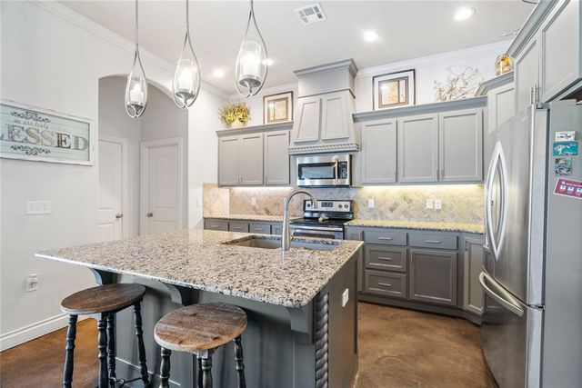 2400 Lindsay Lane, El Reno, OK 73036