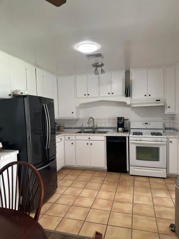 314 E E Washington Ave, El Cajon, CA 92020