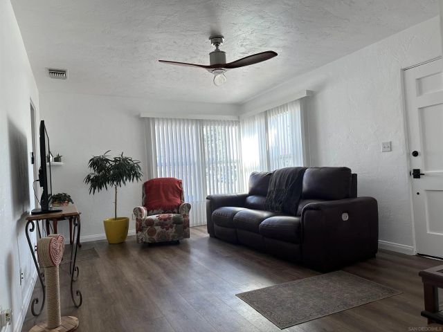 314 E E Washington Ave, El Cajon, CA 92020