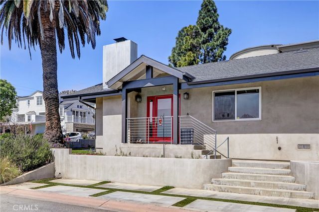 2700 Elm Avenue, Manhattan Beach, CA 90266