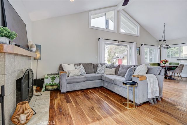 2700 Elm Avenue, Manhattan Beach, CA 90266