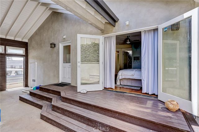 2700 Elm Avenue, Manhattan Beach, CA 90266