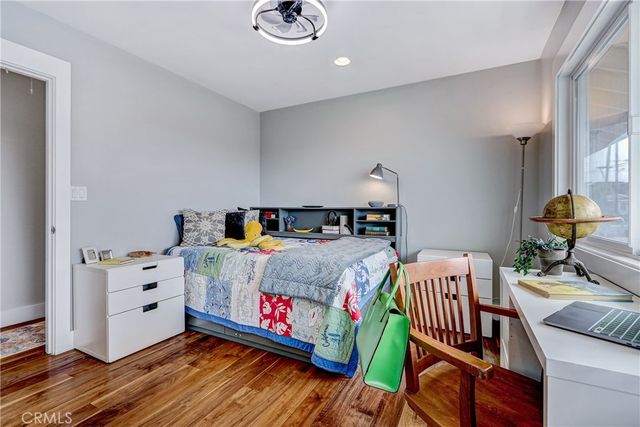 2700 Elm Avenue, Manhattan Beach, CA 90266